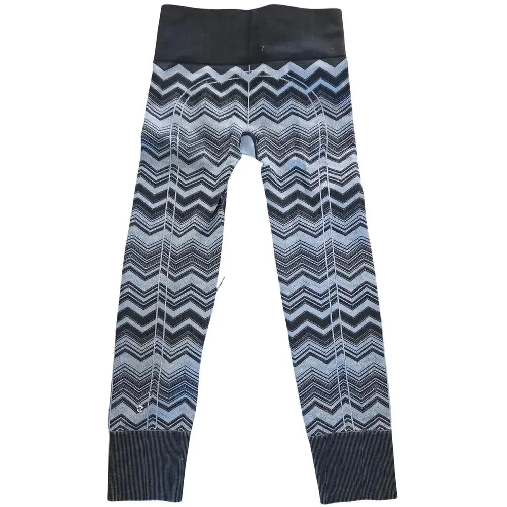 Lululemon Ebb to Street black gray chevron compression leggings size 6